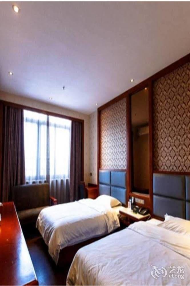 Longwang Business Hotel Liuzhou Exteriér fotografie